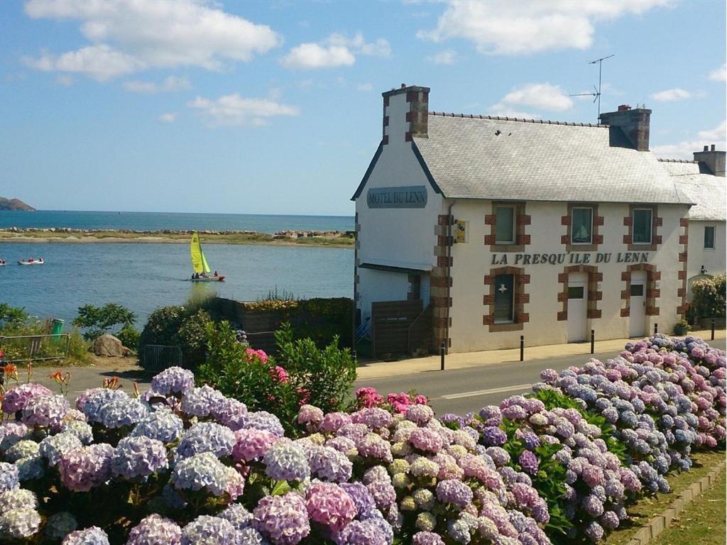 La Presqu' Ile Du Lenn Face A La Apartment Louannec